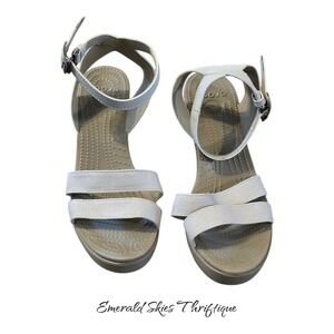 CROCS Leigh II Ankle Strap Wedge Platform Sandals Women's Size 9. Free shipping